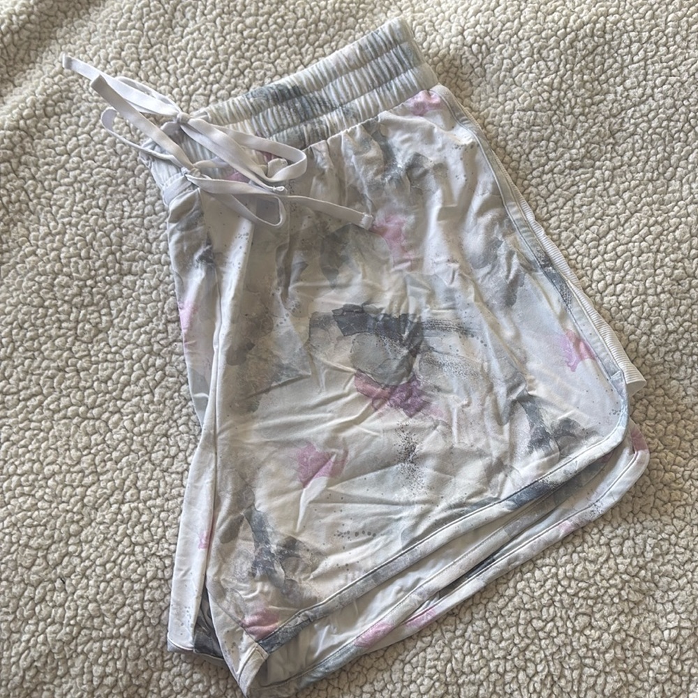 TRAVIS MATTHEW: Favorite Season Golf Shorts